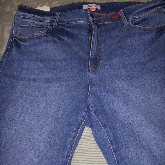 Arula Plus Size Jeans - Picture 1 of 4